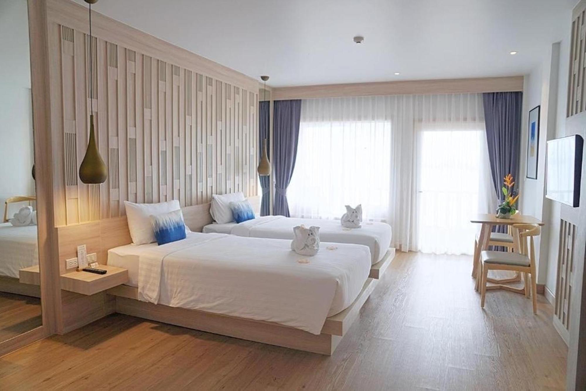 Namaka Resort Kamala Exterior photo Deluxe Pool Access