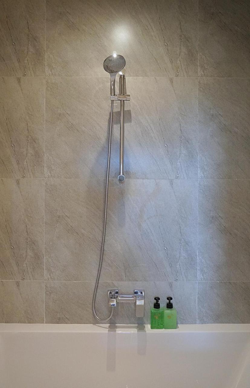 Namaka Resort Kamala Exterior photo A shower rail