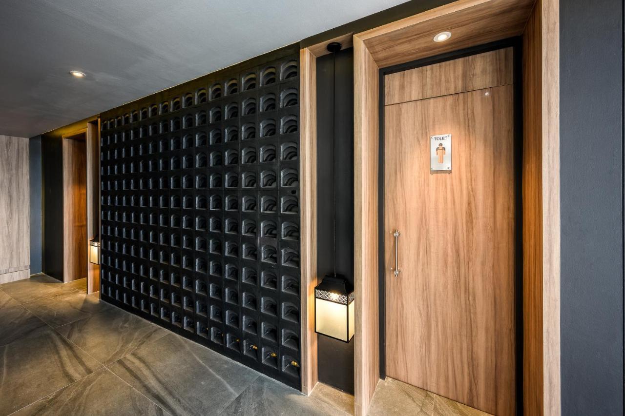 Namaka Resort Kamala Exterior photo Mailboxes in a condominium